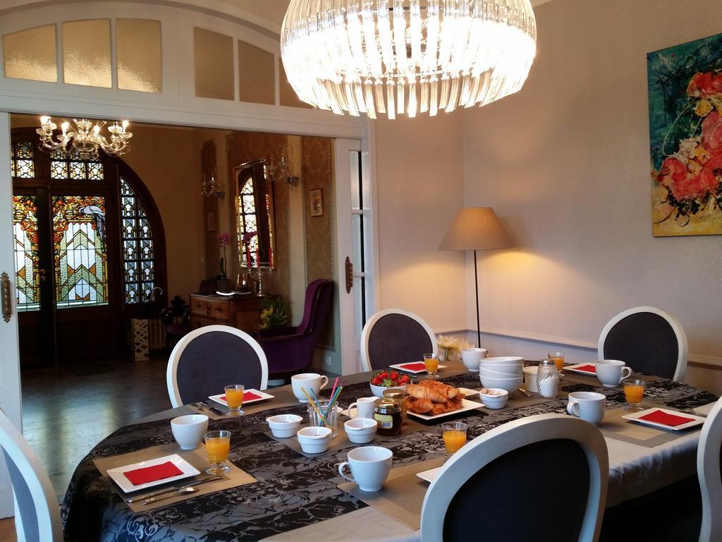 Le Castel Guesthouse Байо Екстериор снимка