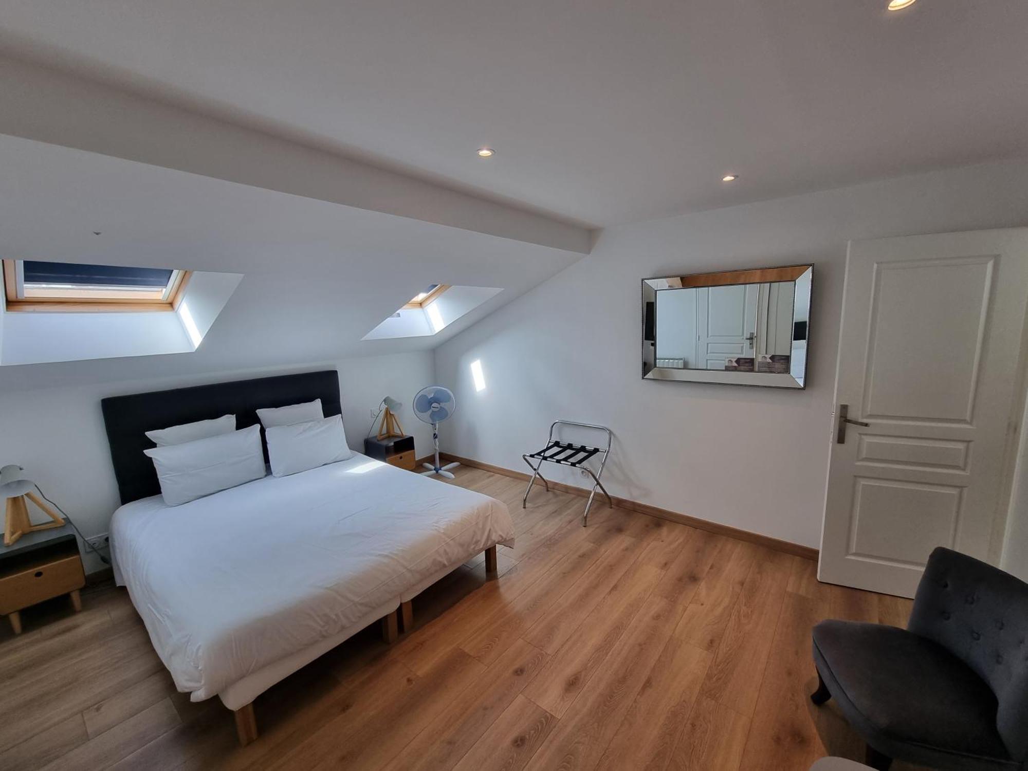 Le Castel Guesthouse Байо Екстериор снимка