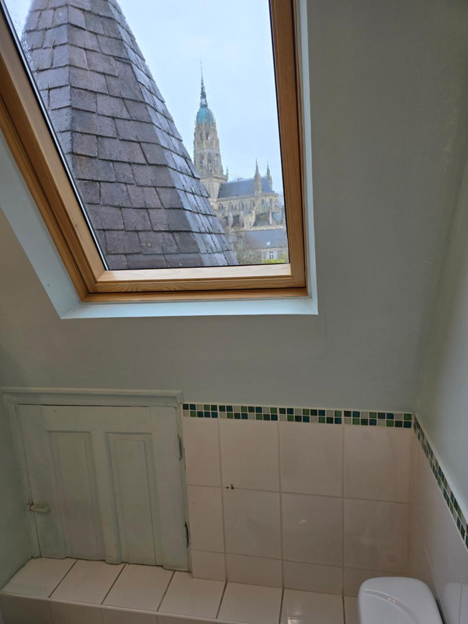 Le Castel Guesthouse Байо Стая снимка