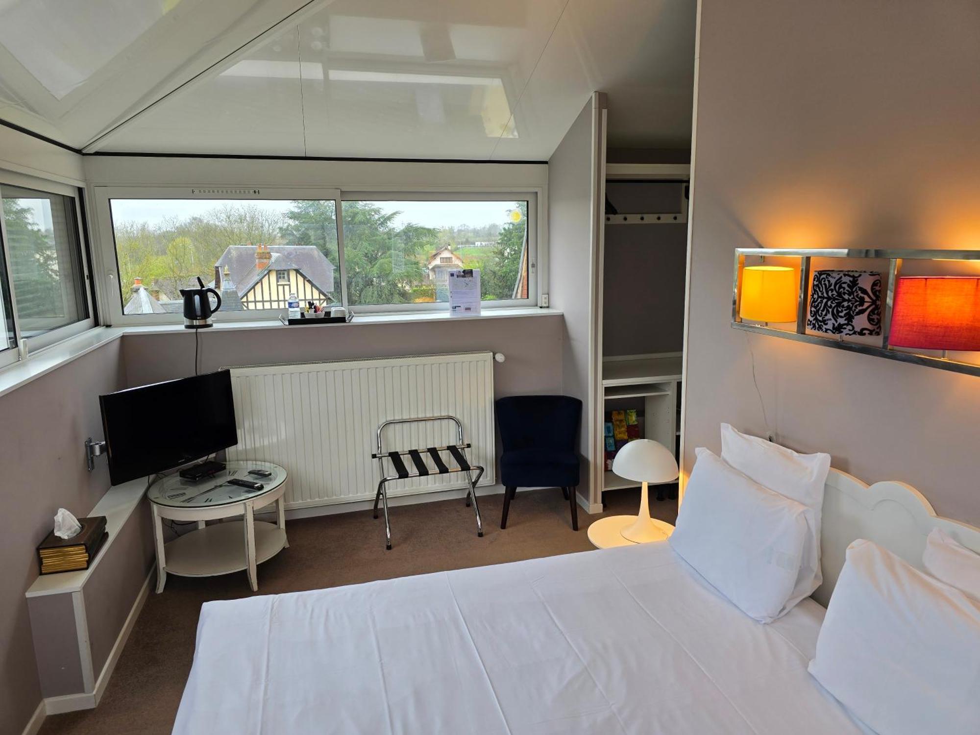 Le Castel Guesthouse Байо Стая снимка