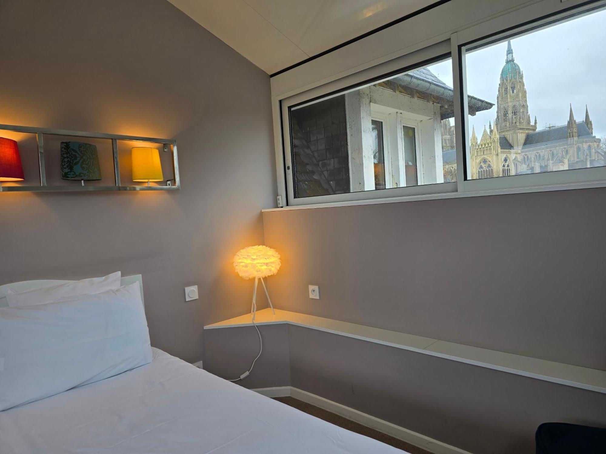 Le Castel Guesthouse Байо Екстериор снимка