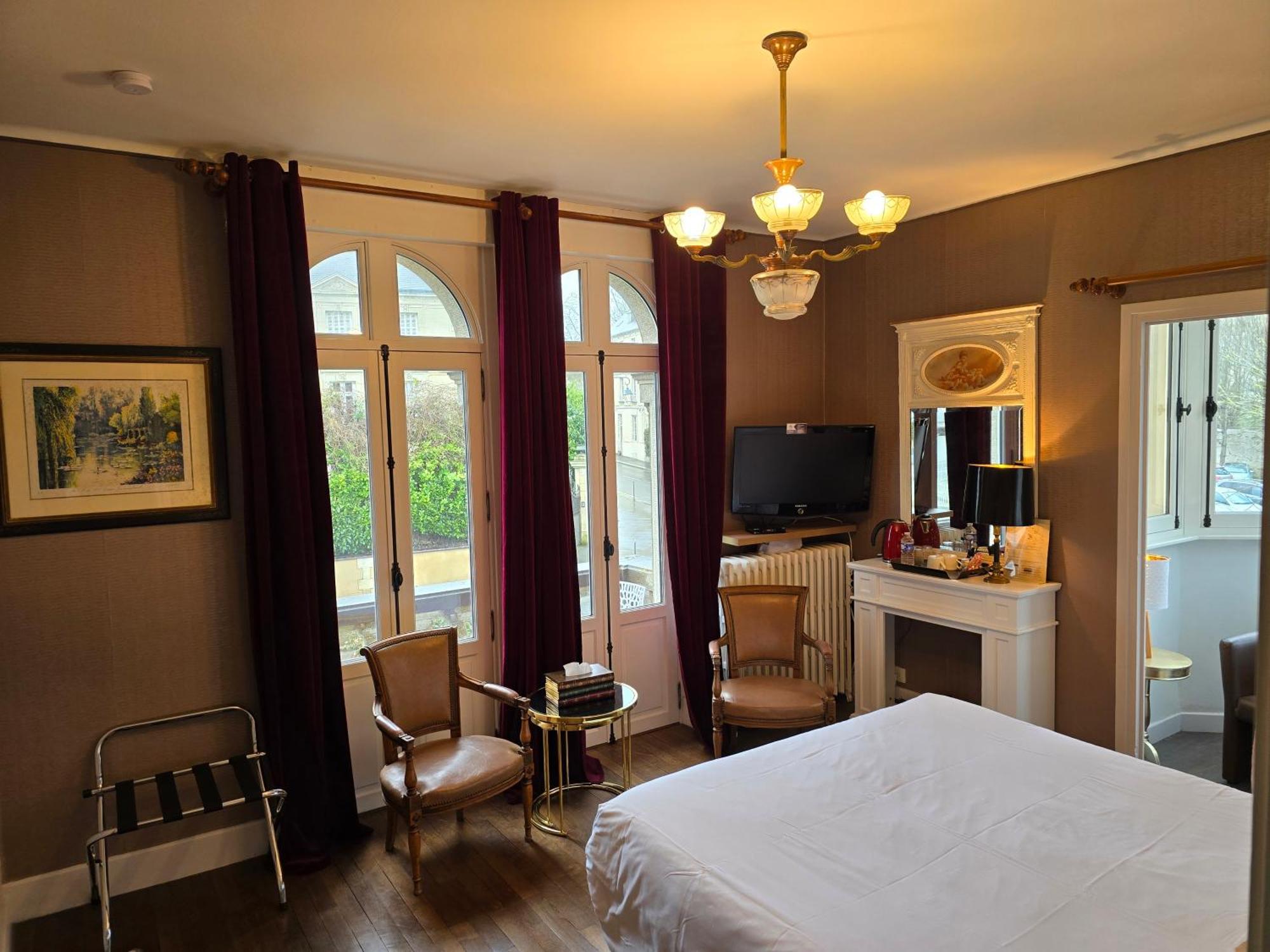 Le Castel Guesthouse Байо Екстериор снимка
