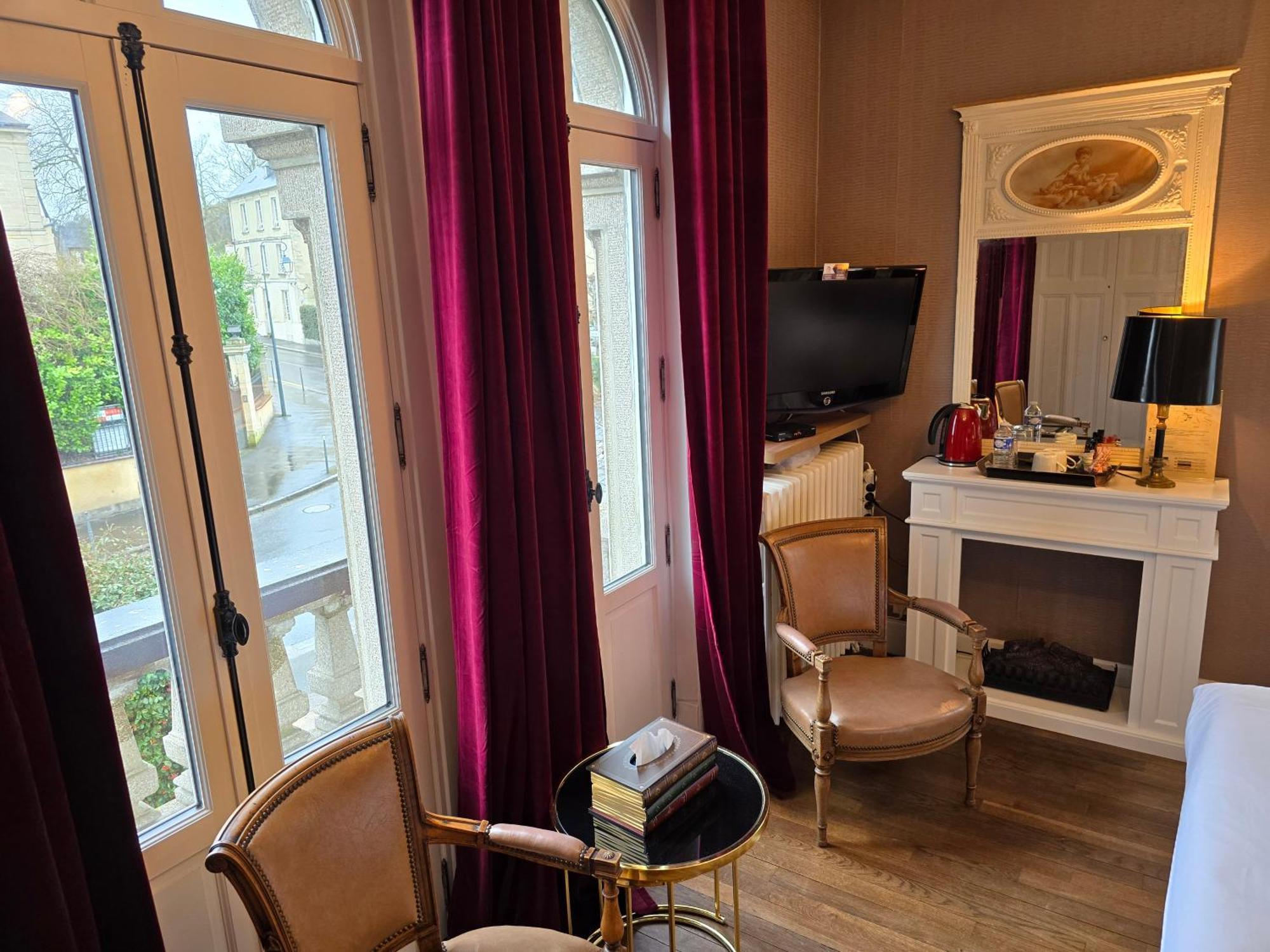 Le Castel Guesthouse Байо Екстериор снимка